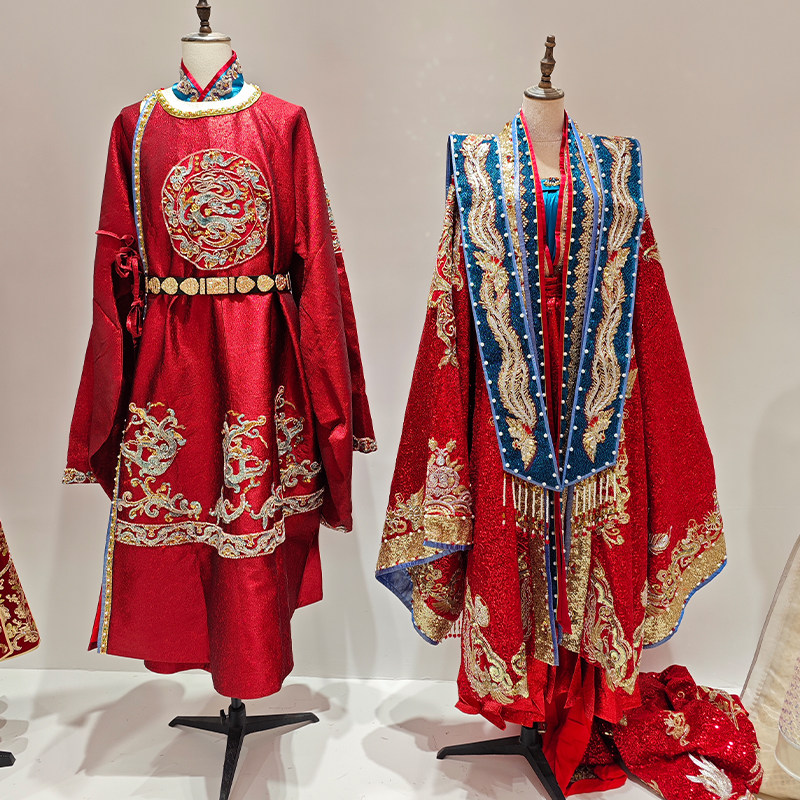 出租租赁新中式汉服元素奢华婚服婚纱礼服嫁衣亮片长拖尾凤冠霞披