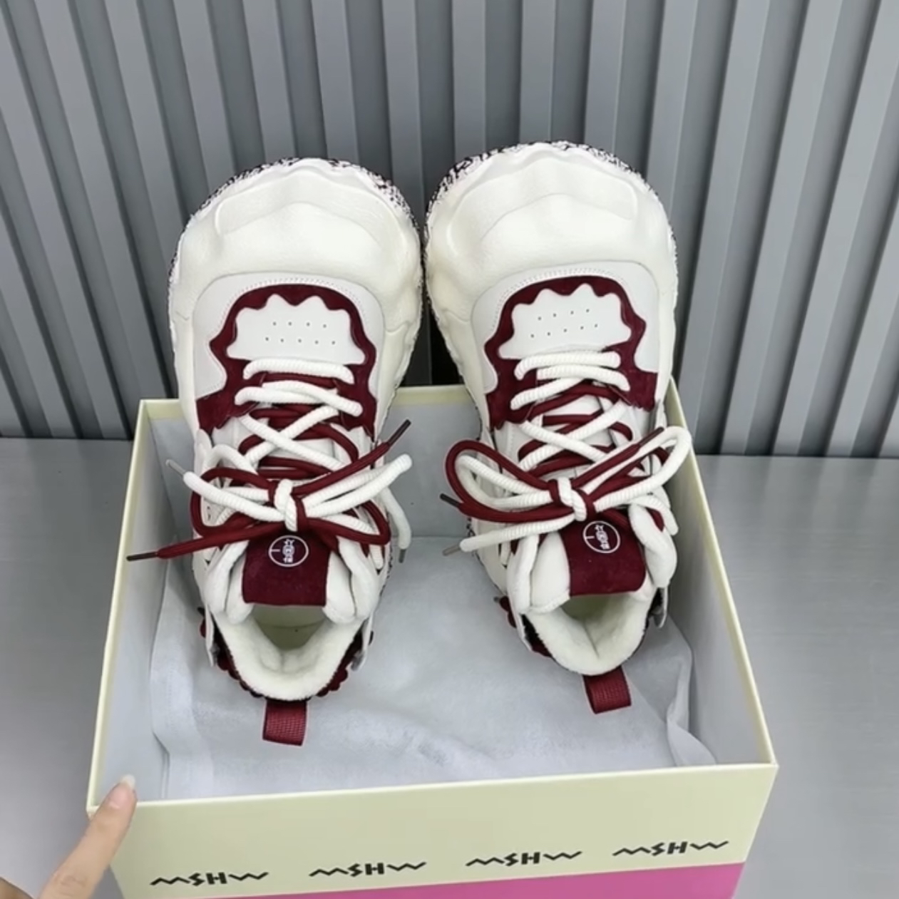 网红款休闲鞋欧洲站2024冬季新款加绒棉鞋女鞋系带厚底大头松糕鞋