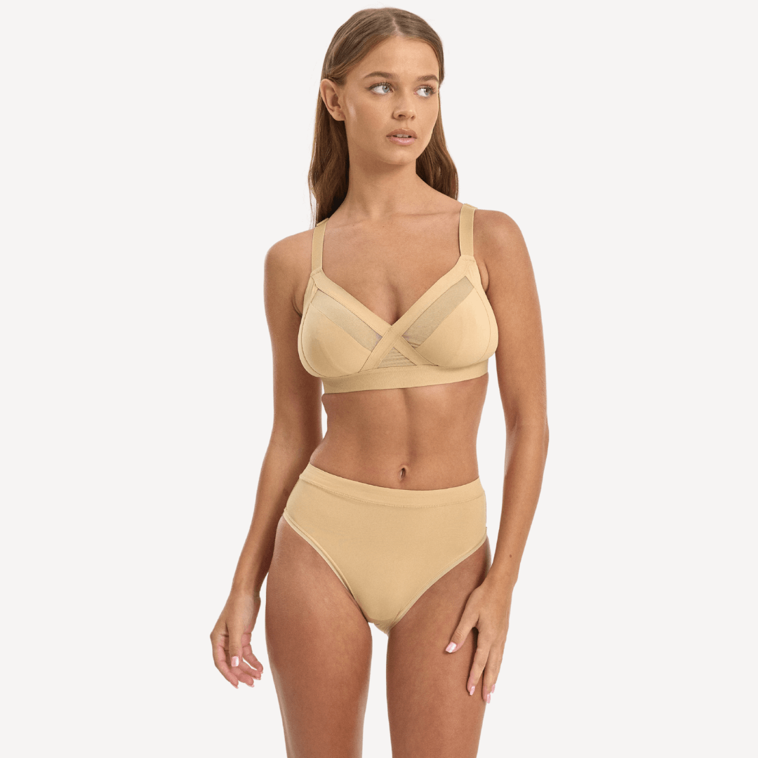 小众NALA 裸感弹力简约纯色中高腰三角女内裤