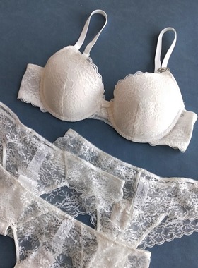 西班牙WS 素雅白色蕾丝套装薄棉舒适文胸