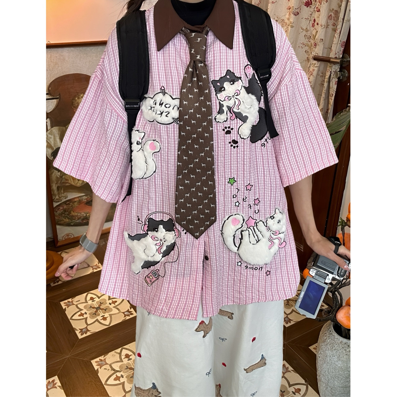 C2自制/美式复古卡通刺绣格子短袖衬衫女宽松猫咪植绒半袖上衣潮