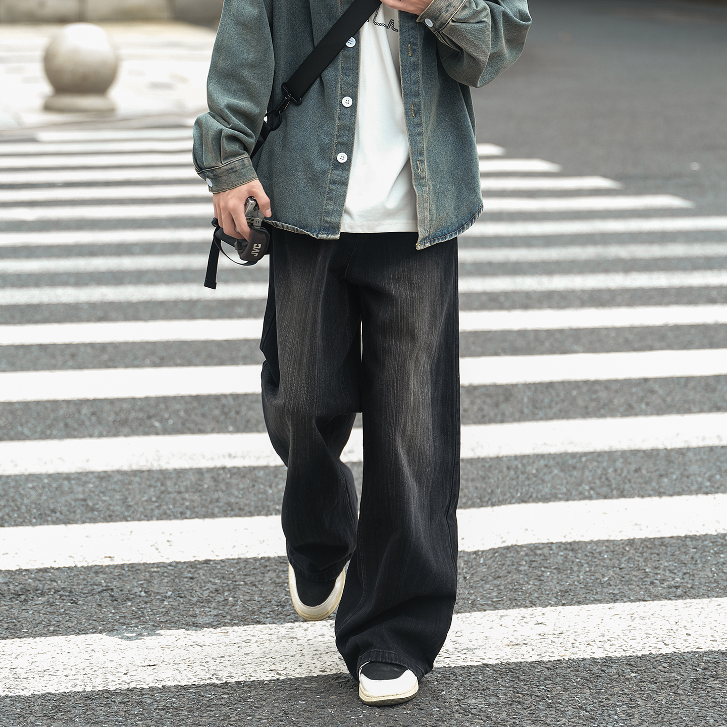 水洗黑色牛仔裤男秋冬直筒微喇裤