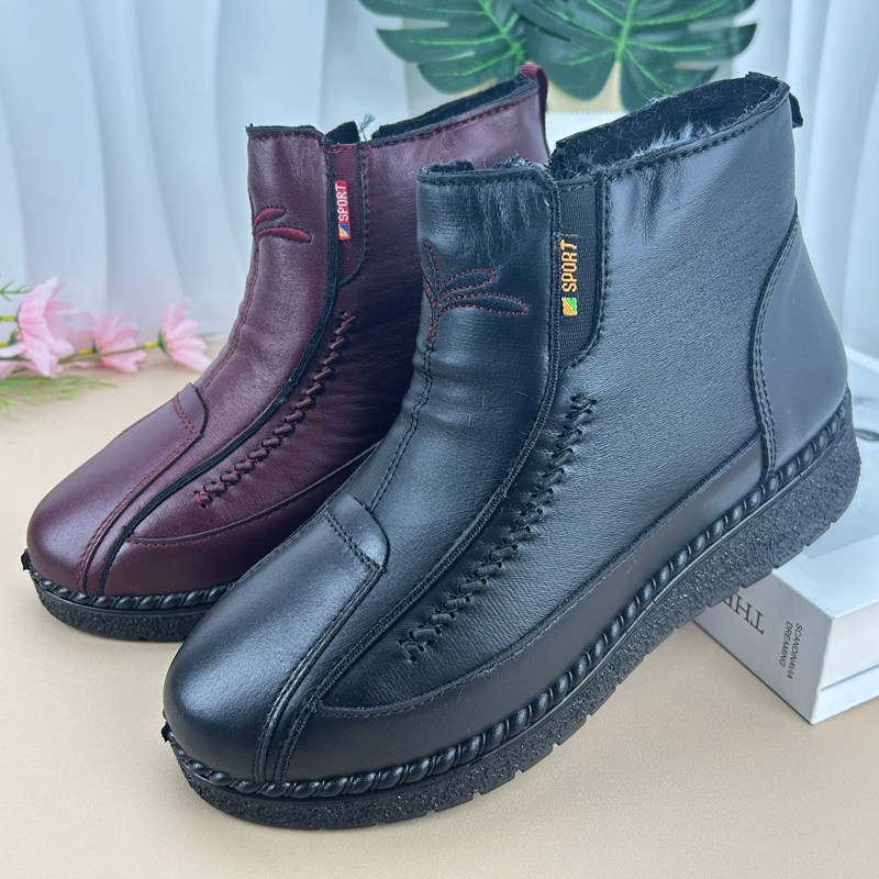 老北京布鞋妈妈棉鞋女2025冬季新款加绒加厚保暖老人鞋坡跟短靴子