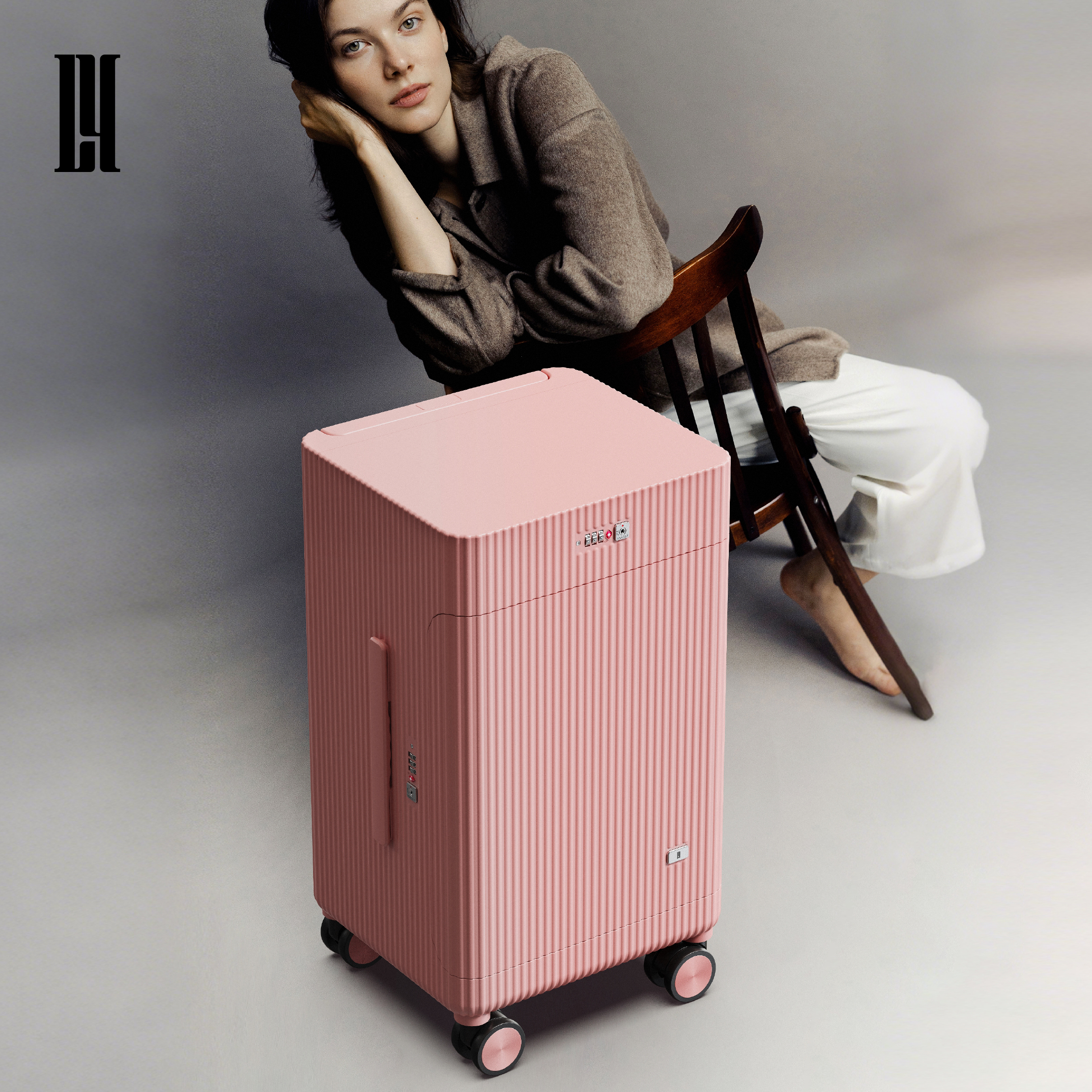 20寸行李箱侧开多功能宽拉杆箱女