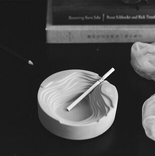 初见创意水泥烟灰缸工业风复古个性家用客厅混凝土烟灰缸摆件