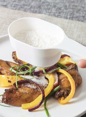 日本KM.5035料理撒粉勺烘焙粉均匀洒粉器调味撒料勺手持糖筛勺