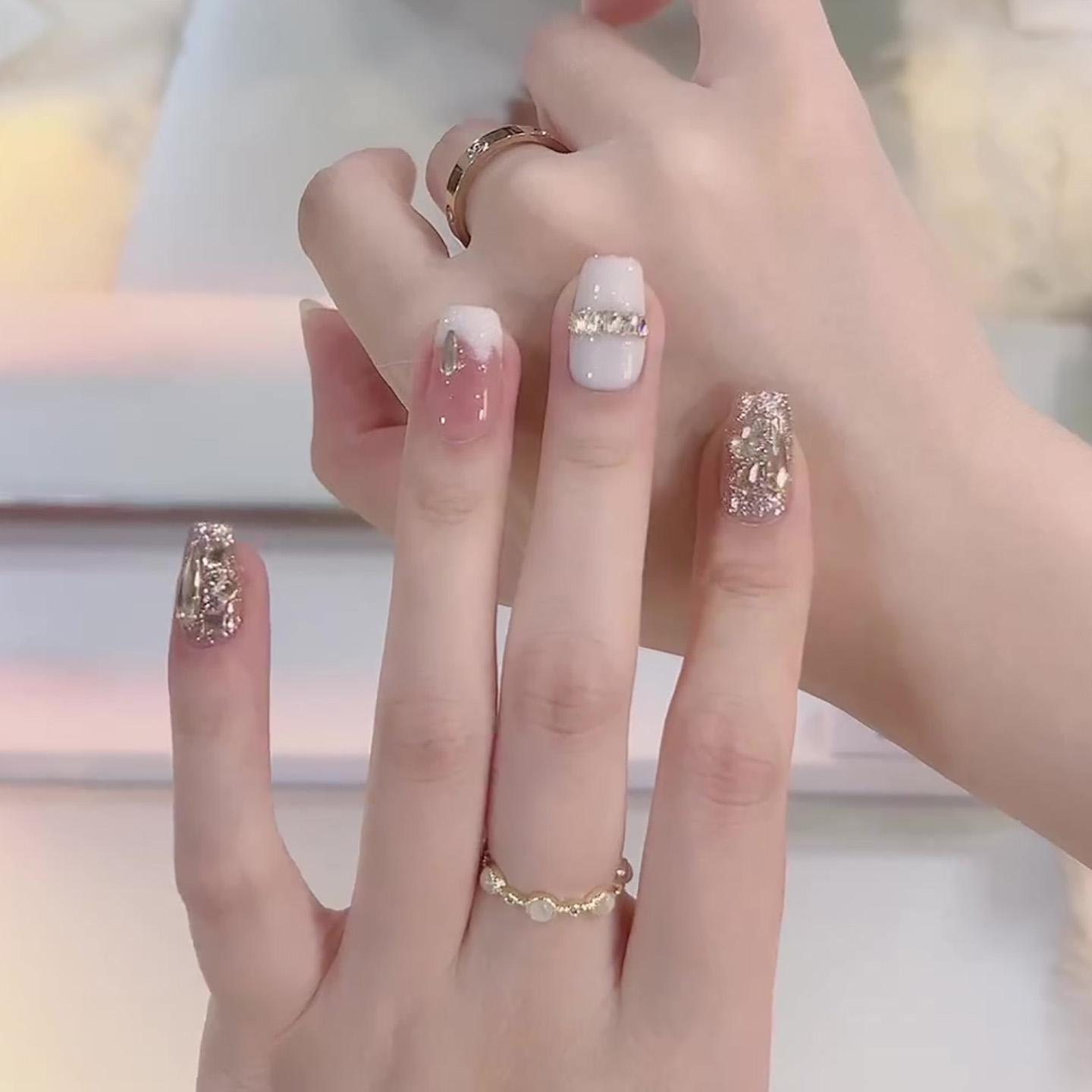2025年新款秋冬雪色霜华显白美甲显白穿戴甲纯手工高级感短款