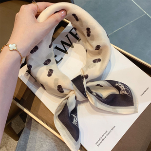 大牌风简约字母丝巾女春秋季韩版百搭斜纹小方巾装饰小领巾围巾潮