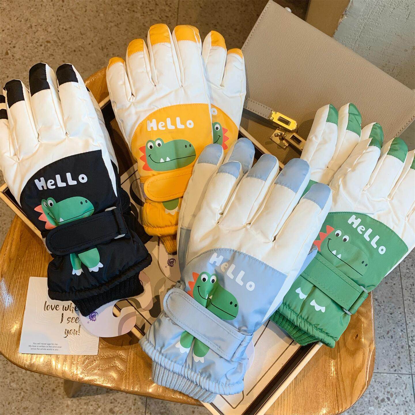 卡通可爱恐龙滑雪手套女冬季韩版保暖加绒加厚户外防风防寒骑车潮
