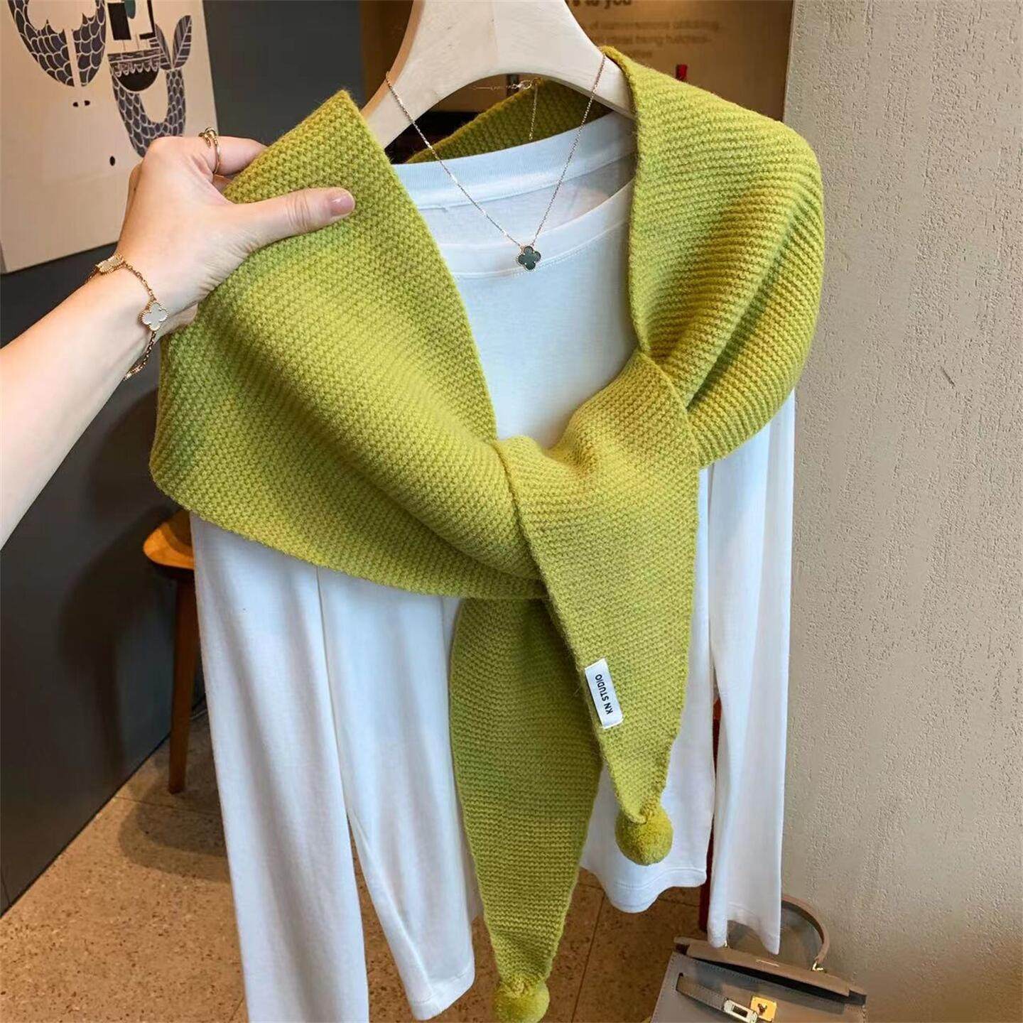 出口韩国~可爱球球针织披肩围巾女春秋季韩版百搭保暖三角巾围脖