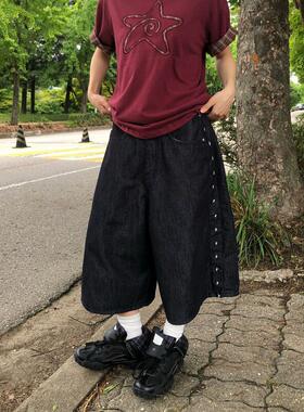 男装东大门休闲短裤侧边