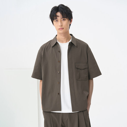 石见山抗皱防泼水翻领短袖衬衫