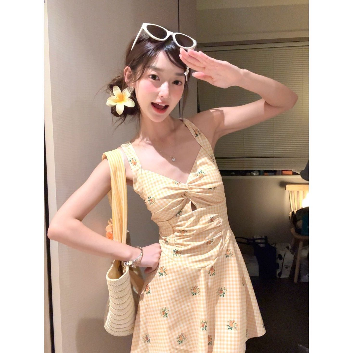 泰国复古格子碎花中长裙法式吊带裙连体泳衣女保守学生小胸平角裤
