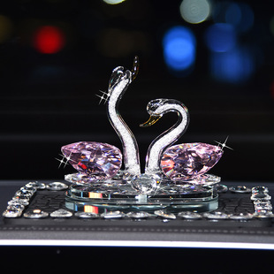 饰高档告白气球香水座用品车内 车载摆件女生高级水晶白天鹅汽车装