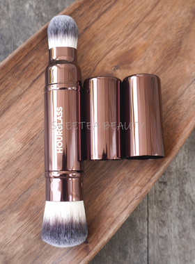 Hourglass便携粉底刷遮瑕刷粉饼刷双头多功能面部化妆刷带防尘盖