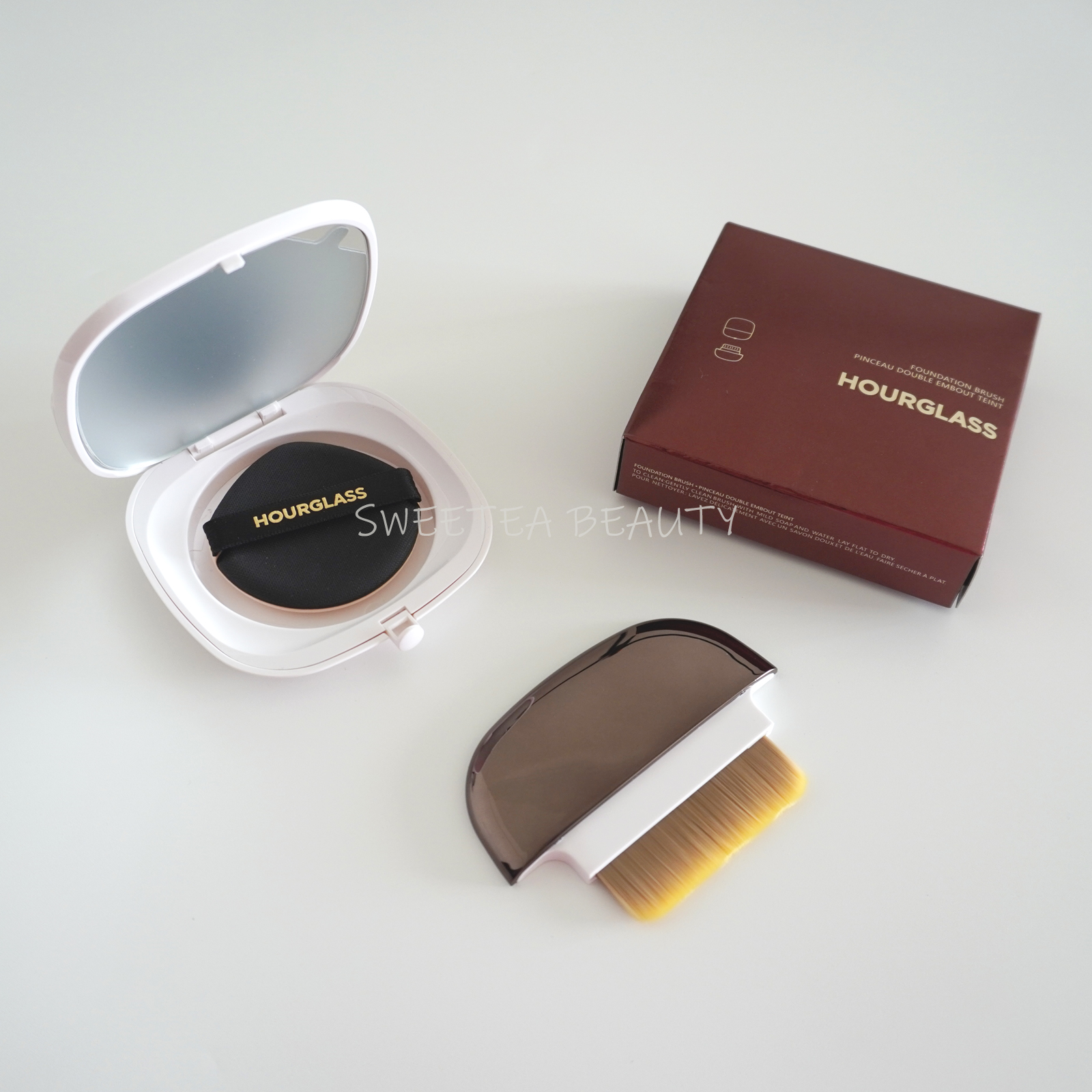 Hourglass气垫盒粉底盒便携化妆镜带水滴粉扑+磁吸一字型粉底刷