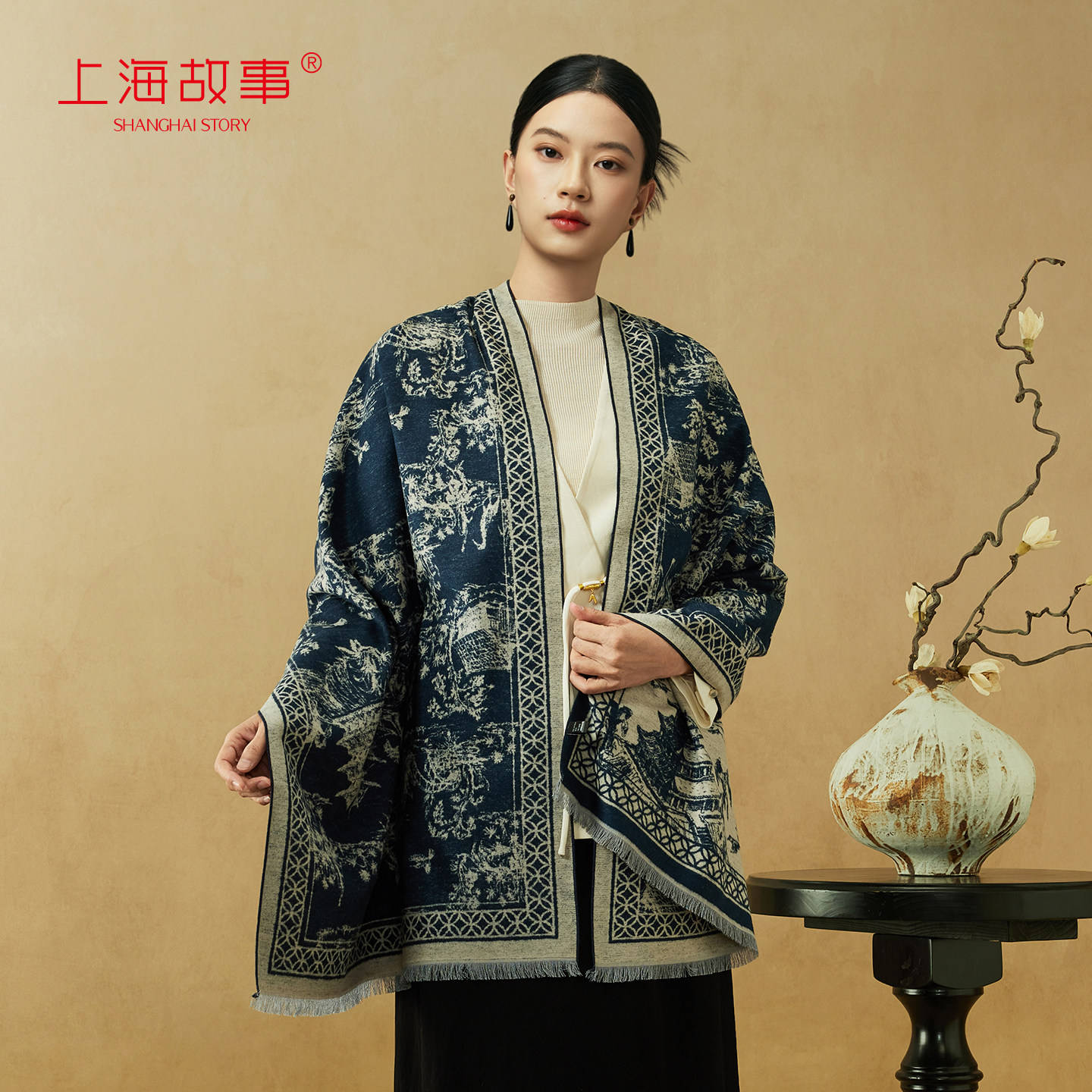 上海故事秋冬季加厚保暖桑蚕丝围巾真丝绒妈妈款披肩送长辈礼盒装