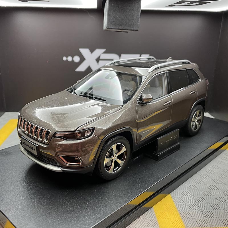 广汽菲克 全新Jeep 自由侠 吉普自由光指南者合金1:18汽车模型