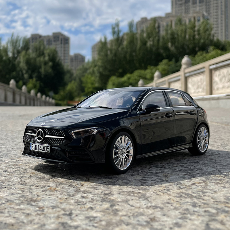 诺威尔合金118奔驰A级汽车模型