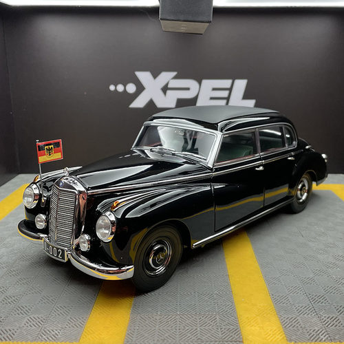 合金118奔驰300S汽车模型