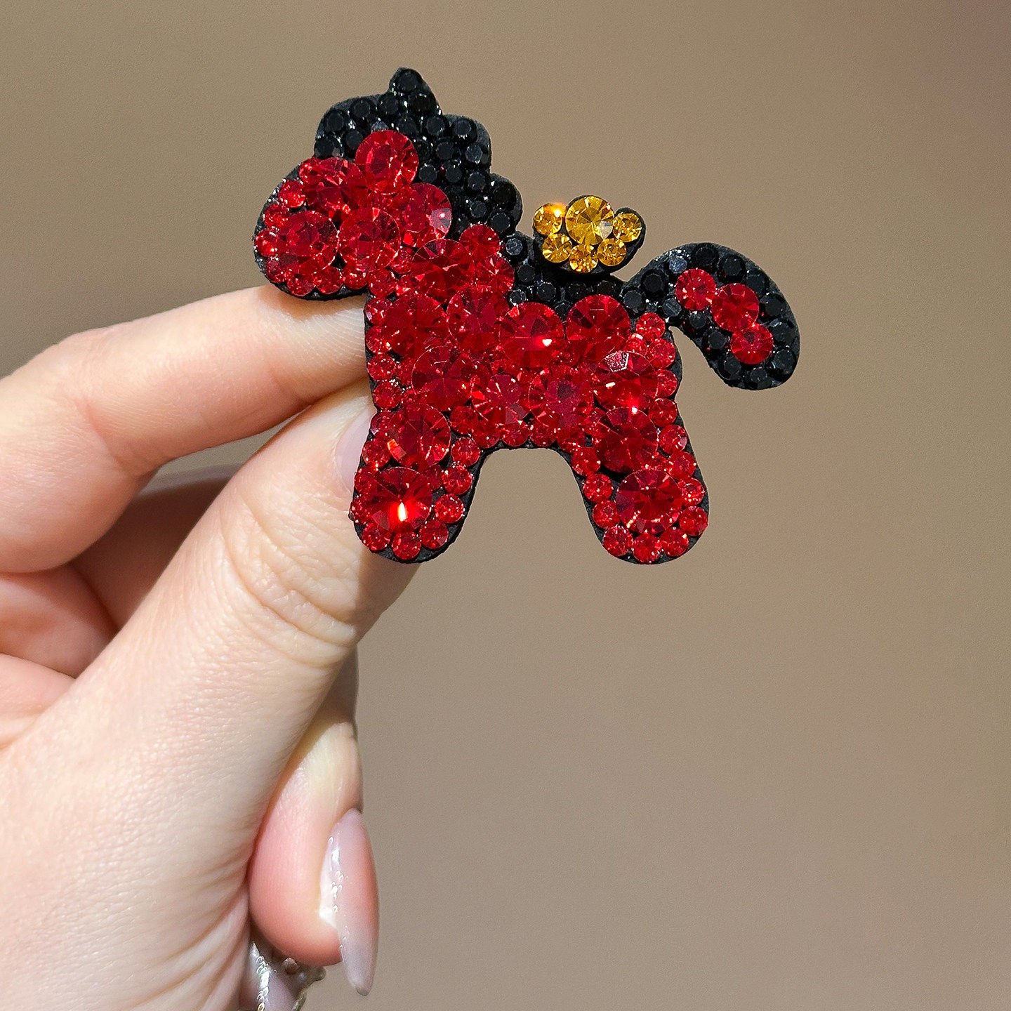 本命年生肖红色小马驹胸针女马年水钻别针新年节日精致轻奢胸花,饰品/流行首饰/时尚饰品新,胸针,淘宝优惠券,粉丝福利购,淘宝优惠卷