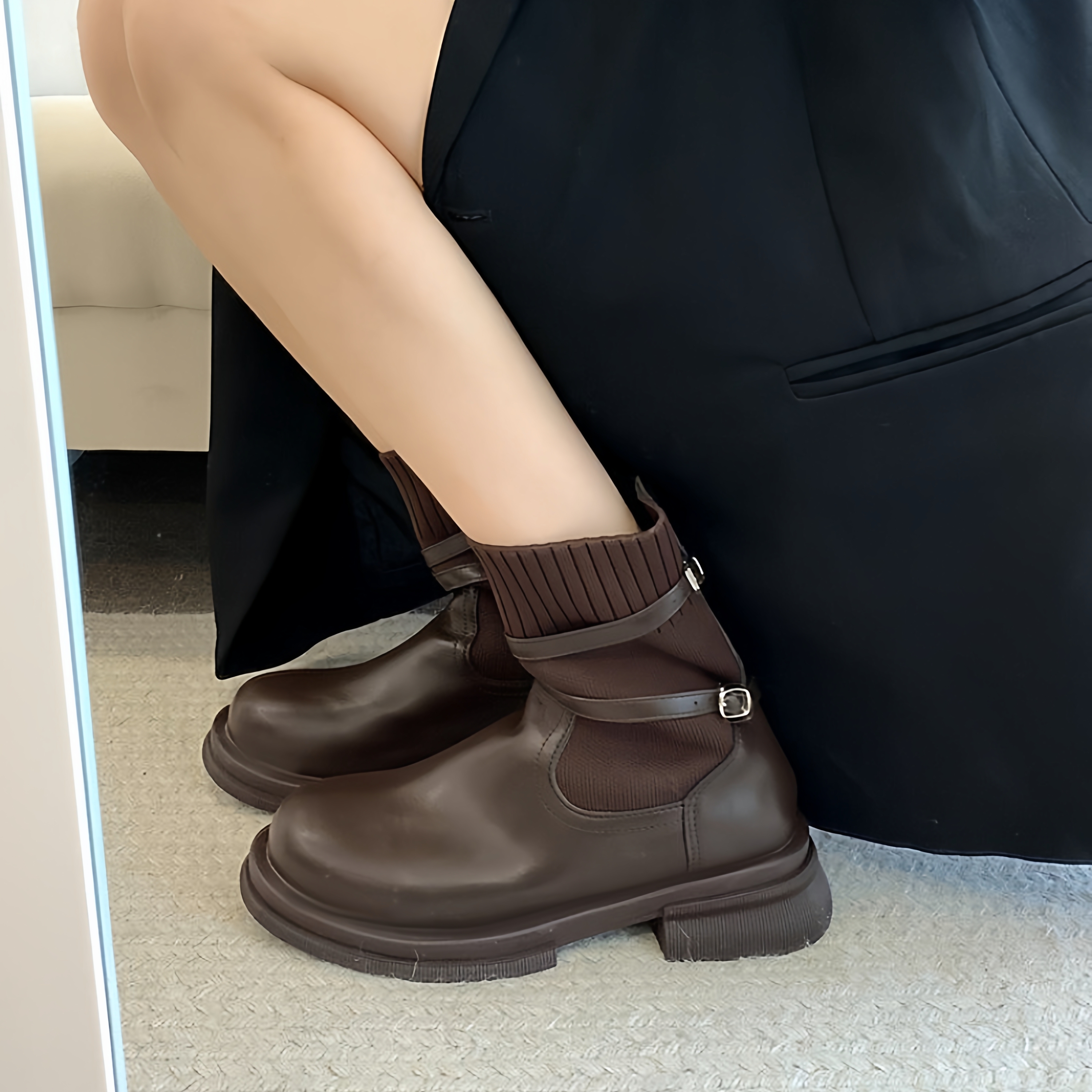 中筒袜靴圆头皮带扣厚底马丁靴