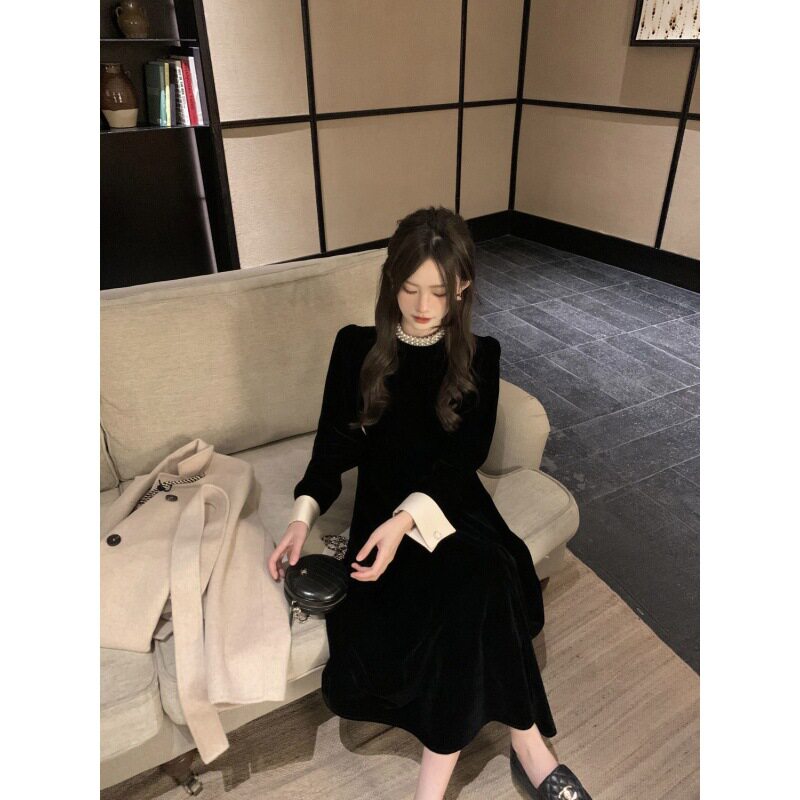 法式温柔甜美风气质修身显瘦丝绒连衣裙女秋冬款高级感内搭长裙子