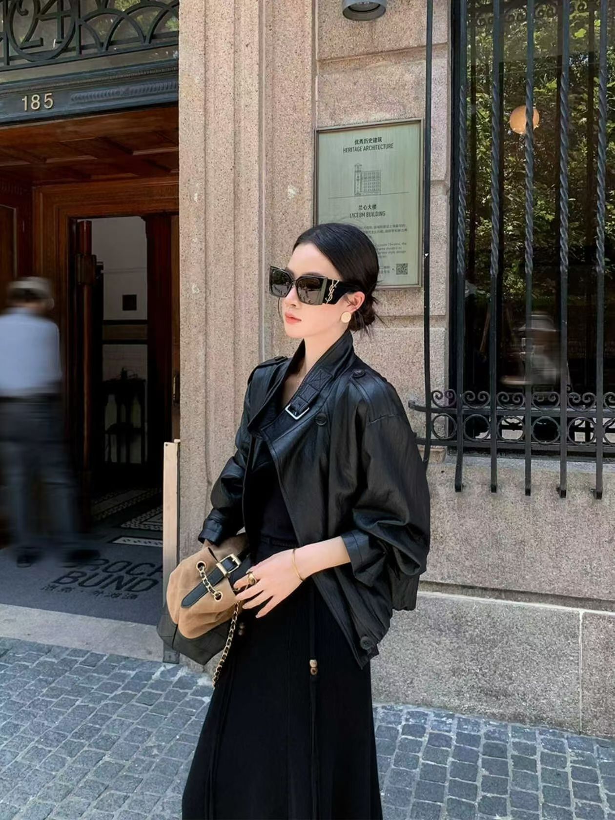 2025新款真皮皮衣女宽松bf风短款进口油蜡绵羊皮机车夹克外套休闲