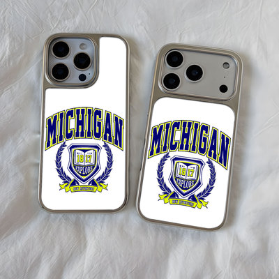 密歇根徽章大孔电镀黑框磨砂磁吸碳纤纹手机壳适用苹果iphone17promax华为小众个性小米14PROP70PRO