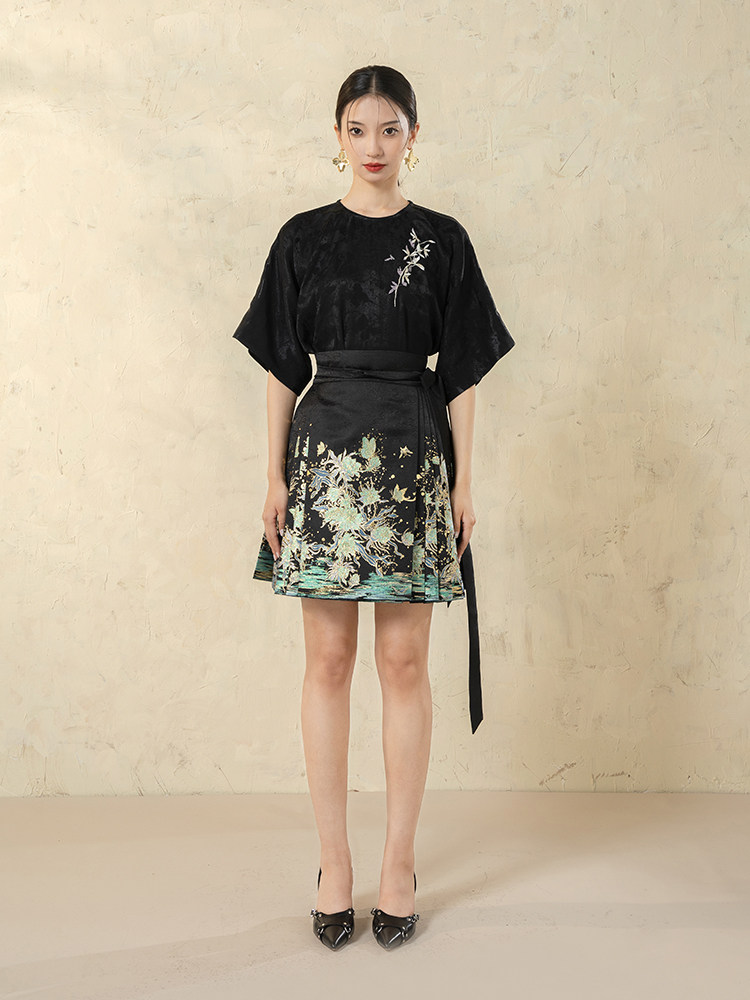 언제든지 EPIPHYLLUM 중공업 금 직조 짧은 말 얼굴 스커트 2024 새로운 여름 새로운 중국 스타일 스커트