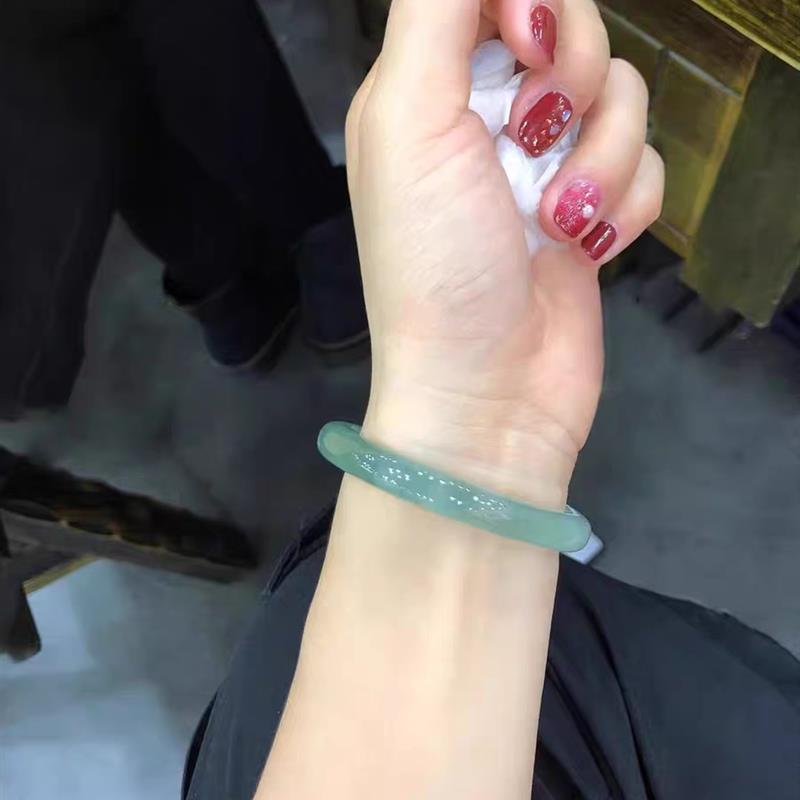 纯天然缅甸天然翡翠手镯冰种半山半水飘花油青翡翠浅绿圆条玉手镯