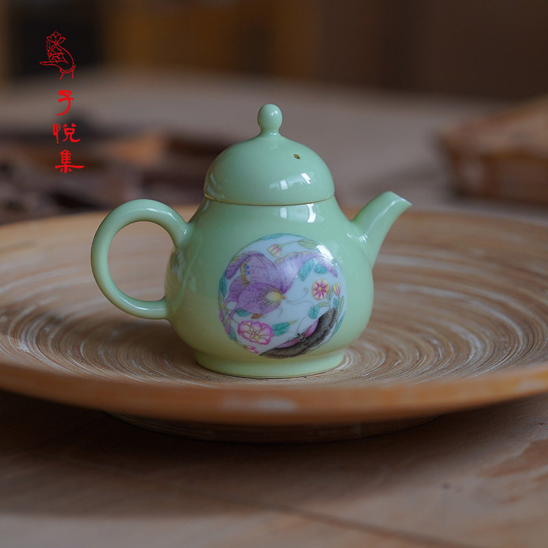 子悦集 梅子青釉上粉彩手绘粉蝶浮花 梨式壶 青拙景德镇瓷器茶道