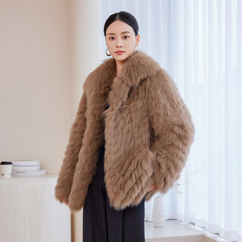 进口狐狸毛皮草外套女年轻款翻领减龄显瘦车条工艺高级感毛毛大衣