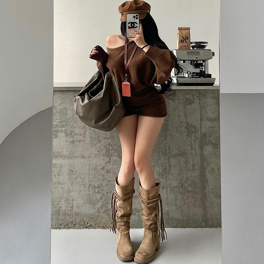 慵懒风斜肩上衣高腰短裤针织套装