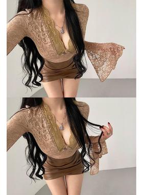 YoungGirlDay 纯欲氛围感性感深V修身显瘦喇叭长袖镂空蕾丝衫上衣