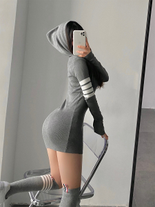 YoungGirlDay纯欲性感修身显瘦抽绳连帽长袖针织包臀连衣裙短裙潮