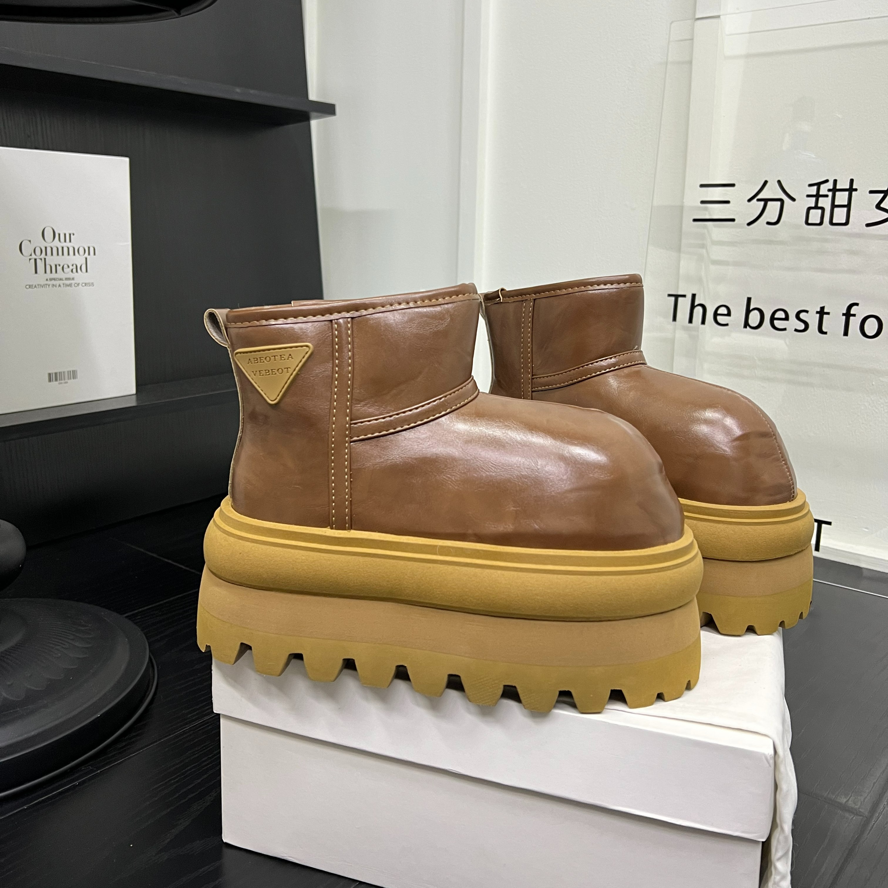 网红爆款真皮三角标大头厚底增高雪地靴女2025冬加绒保暖棉靴短靴