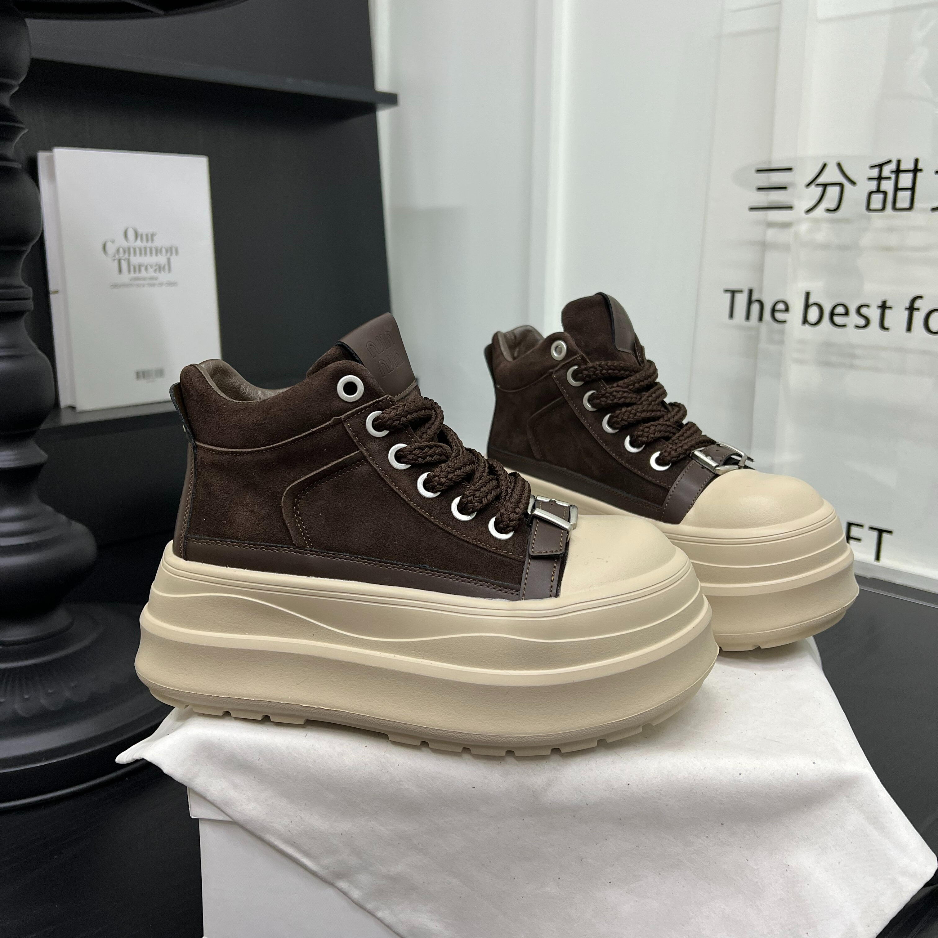 超火皮带扣磨砂皮厚底增高加绒马丁靴女2025新款爆款休闲短靴棉靴