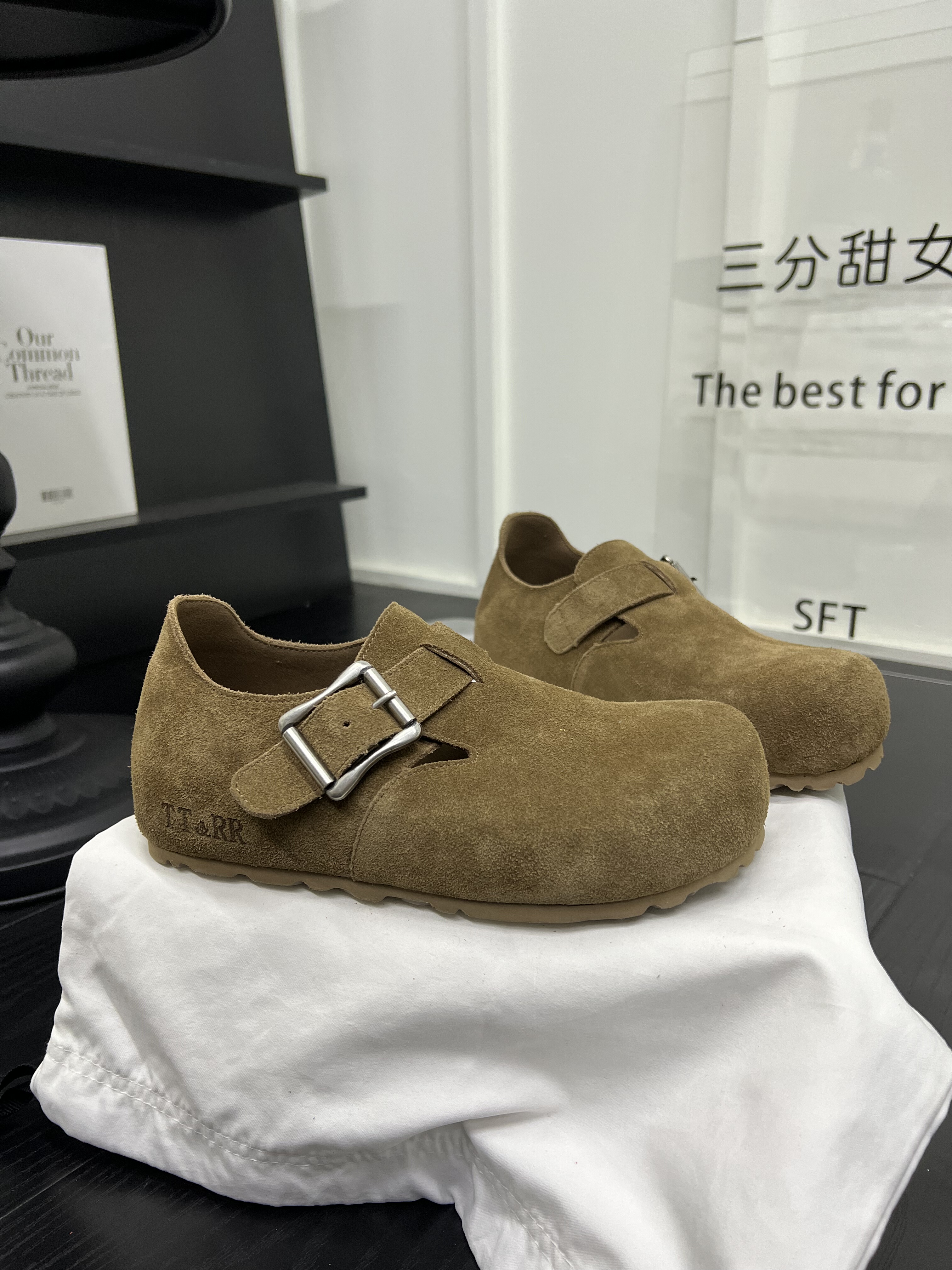 2026年春季新款复古风磨砂皮一脚蹬平底勃肯鞋女小众设计软底单鞋,女鞋,勃肯鞋/软木鞋,淘宝优惠券,粉丝福利购,淘宝优惠卷