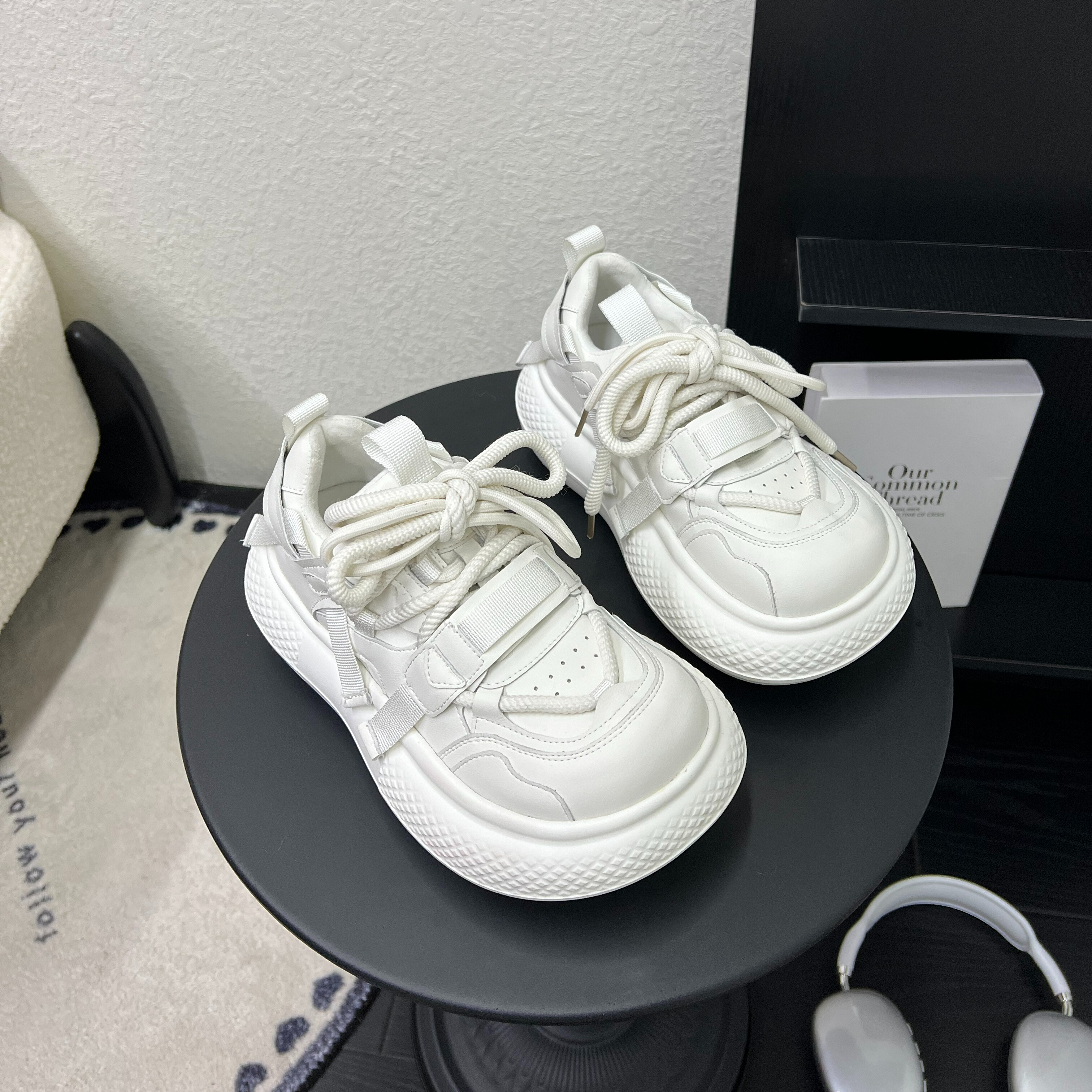 超火真皮厚底增高5厘米大头休闲板鞋女2025百搭运动小白鞋面包鞋