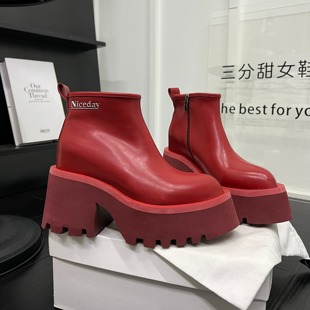 高级感真皮尖头粗跟时装靴女2026新款纯色轻便小个子短靴单靴潮