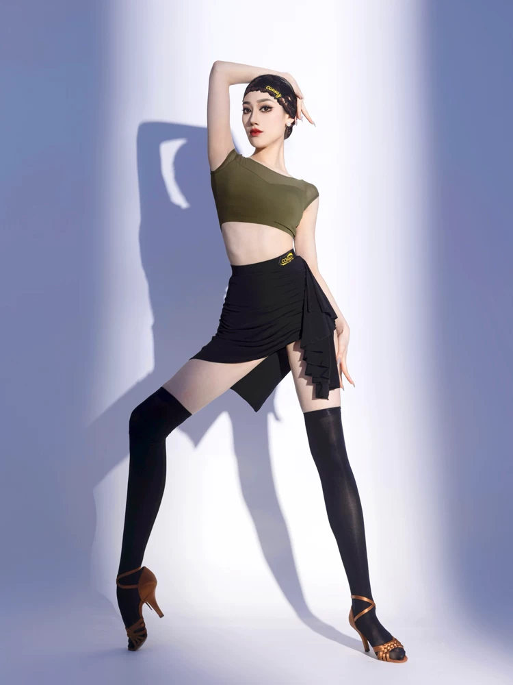 Modern short sports clothing, backless, with short sleeve