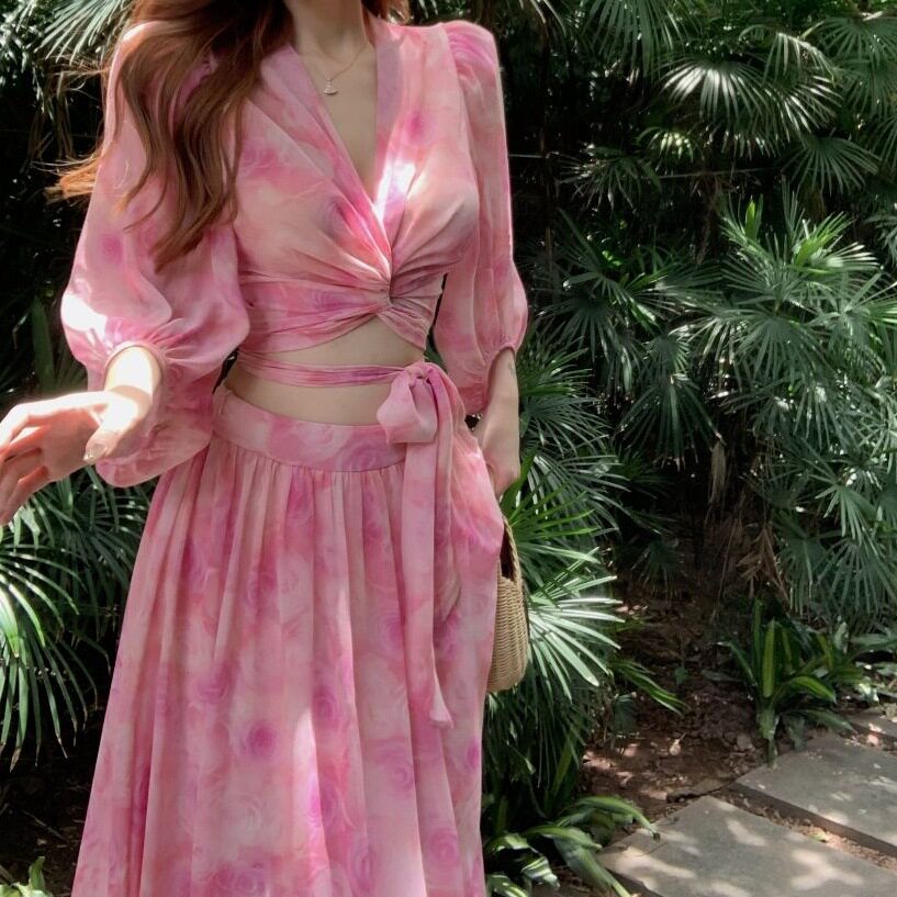 春季海岛度假碎花V领女两件套