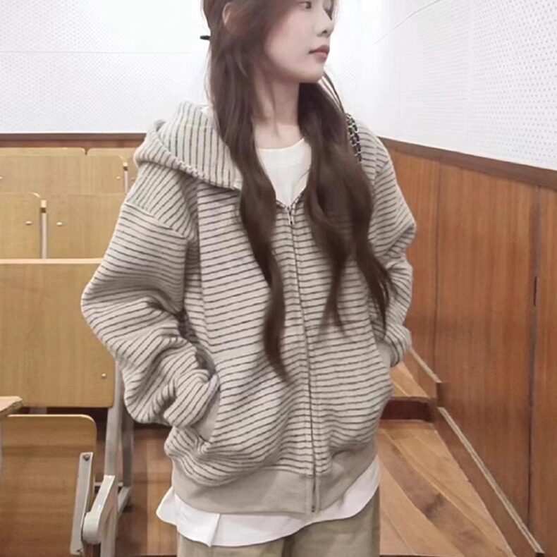 条纹运动连帽外套女款春秋季