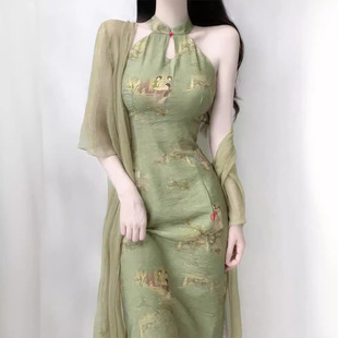 新中式女装古风改良旗袍年轻款少女高端气质绿色挂脖连衣裙子夏季