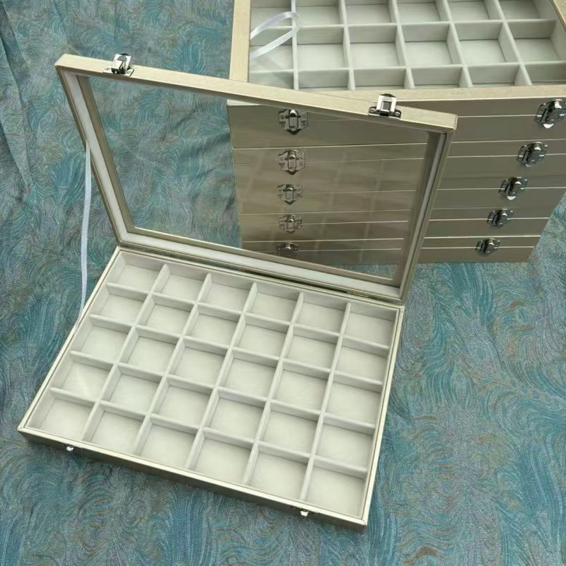 恒晶香槟色戒指项链手镯首饰盒