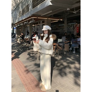 Halonini 小香千金 矜贵感白色可拆卸连帽貉子毛真毛领羽绒服韩女