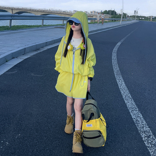 女童时尚运动休闲套装夏款2026中大童夏季撞色防晒外套短裤两件套