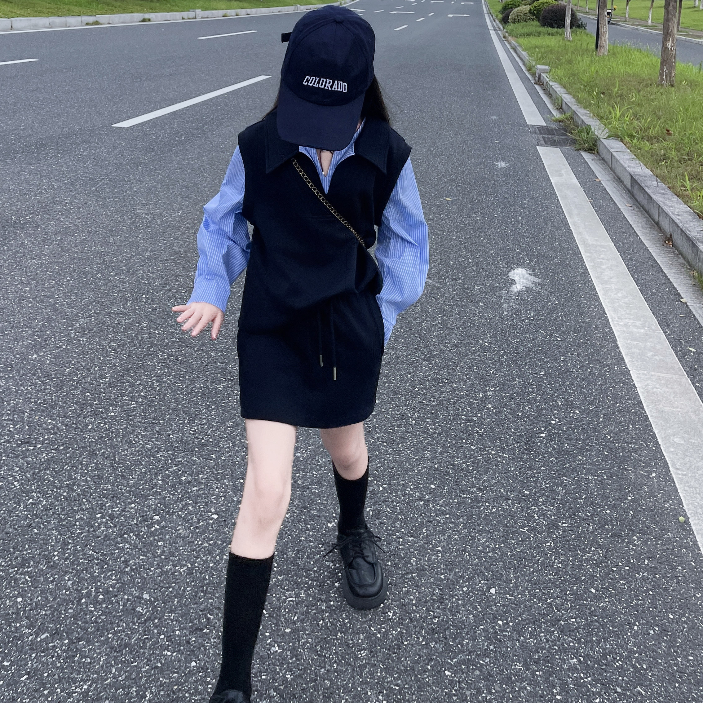 女童春秋假两件2026新款洋气儿童春装韩版女大童半身裙学院风套装