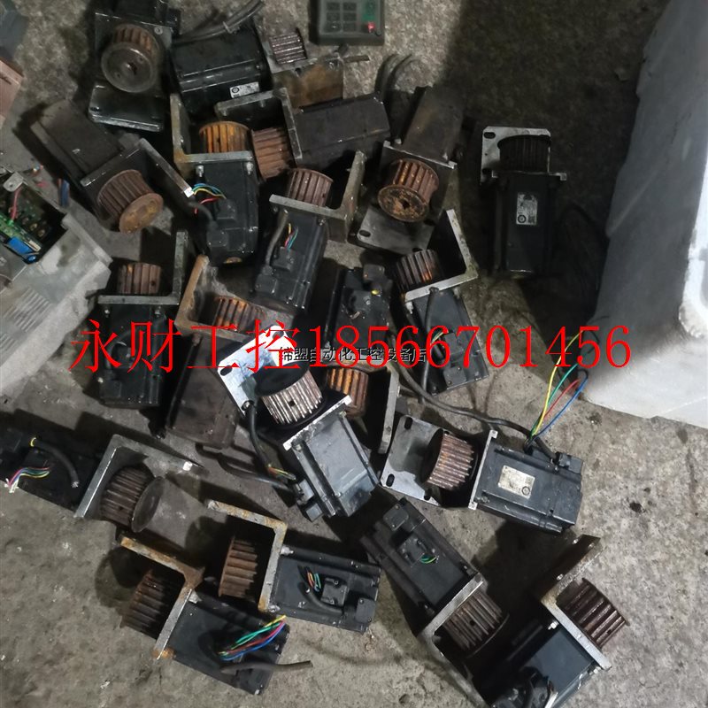 议价安川SGWJV-04AAA61电机功能正常成色如图需要的联系￥